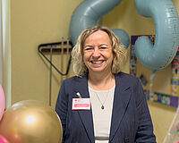 Frau mit Luftballons 
