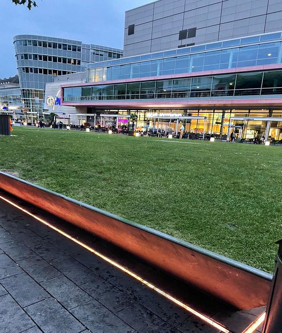 Schwebende Rasenflächen Schwebende Rasenflächen