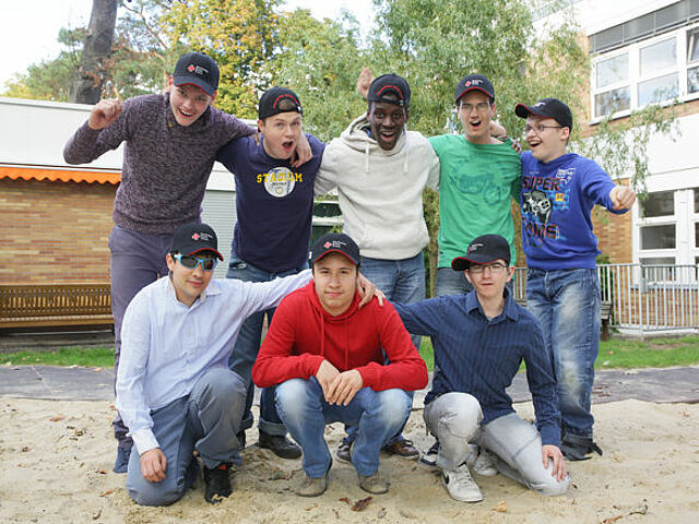 Jugendsozialarbeit ist ein Teil der Kinder- und Jugendhilfe. Sie hat zum Ziel, junge Menschen, die in prekären Lebenslagen aufwachsen oder individuell beeinträchtigt sind sozialpädagogisch zu fördern und zu unterstützen.