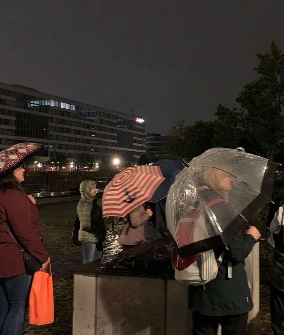 Teilnehmende Menschengruppe