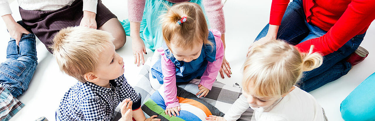 Eltern-Kind Kurse in Familienzentren und Kitas