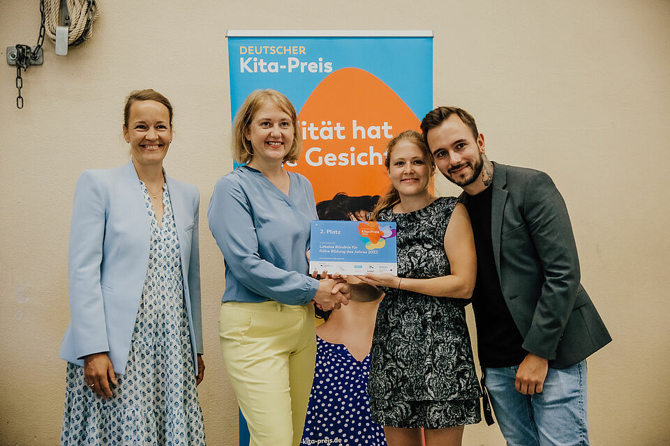 Übergabe der Plakette Übergabe der Plakette